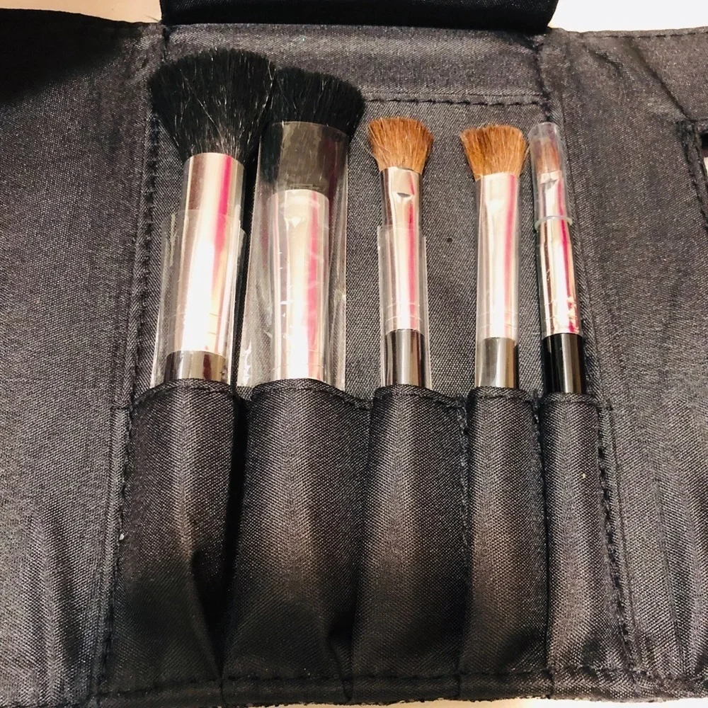 Lord & Tylor set of 5 brushes include the bag
